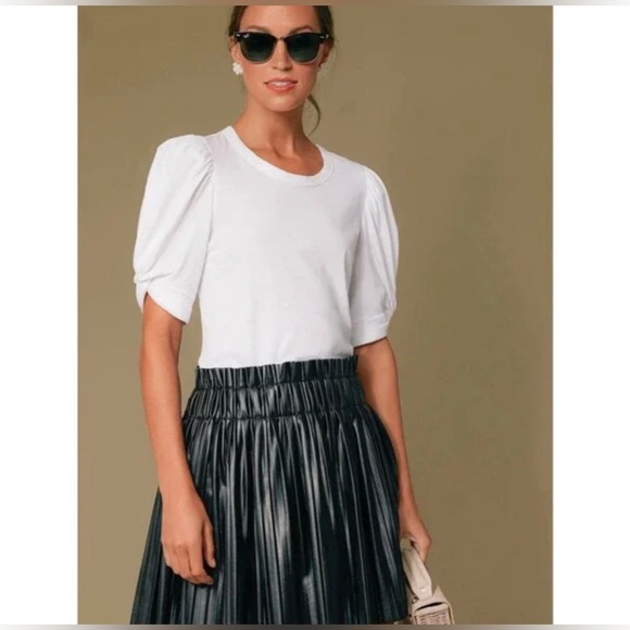 TUCKERNUCK | POMANDER PLACE LARGE FAUX LEATHER PLEATED SKORT - Picture 3 of 9